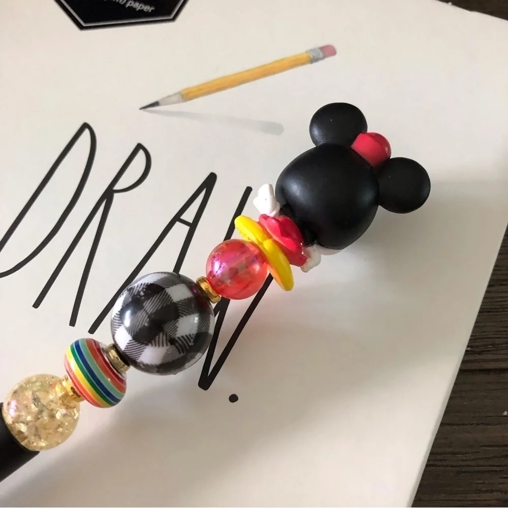 Disney Doorables: Mickey & Friends: Minnie Mouse handmade beaded pen